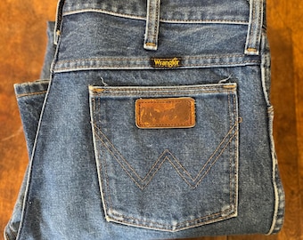 90's sz 33x30 Wrangler jeans, medium dark wash, 100% cotton