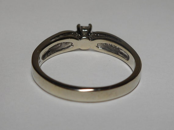 Diamond Ring 10k size 6 - image 5