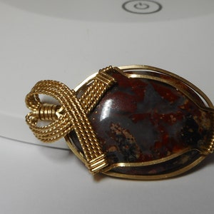 Pendant Hand Wired Gold Tone Agate Gemstone