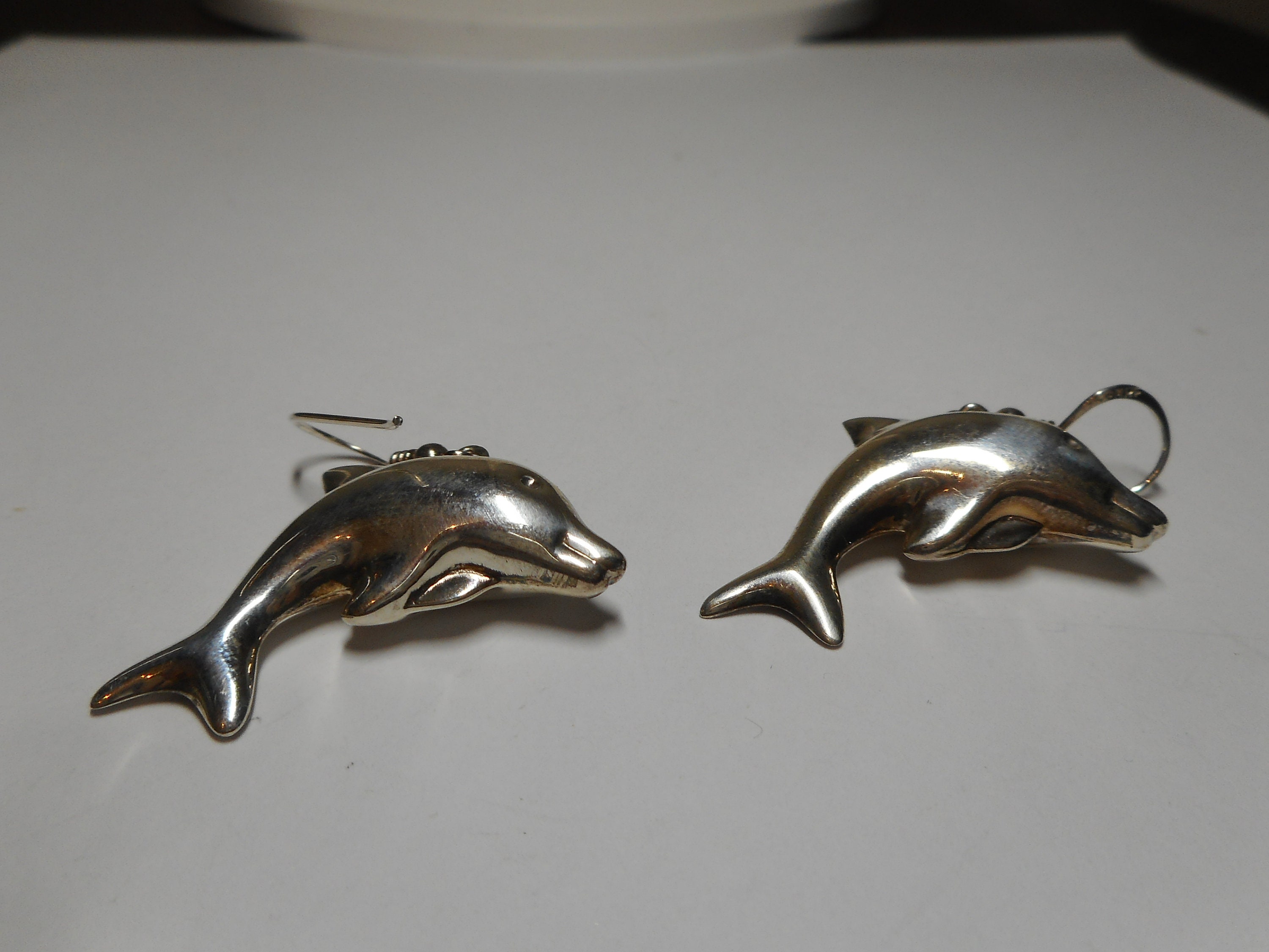 Orecchini a bottone in argento Sterling 925 a forma di delfino con