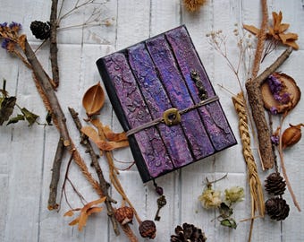 Diario grimorio A6 hecho a mano: Libro de las Sombras de la Bruja del Bosque, diario de hechizos mágicos, cuaderno botánico