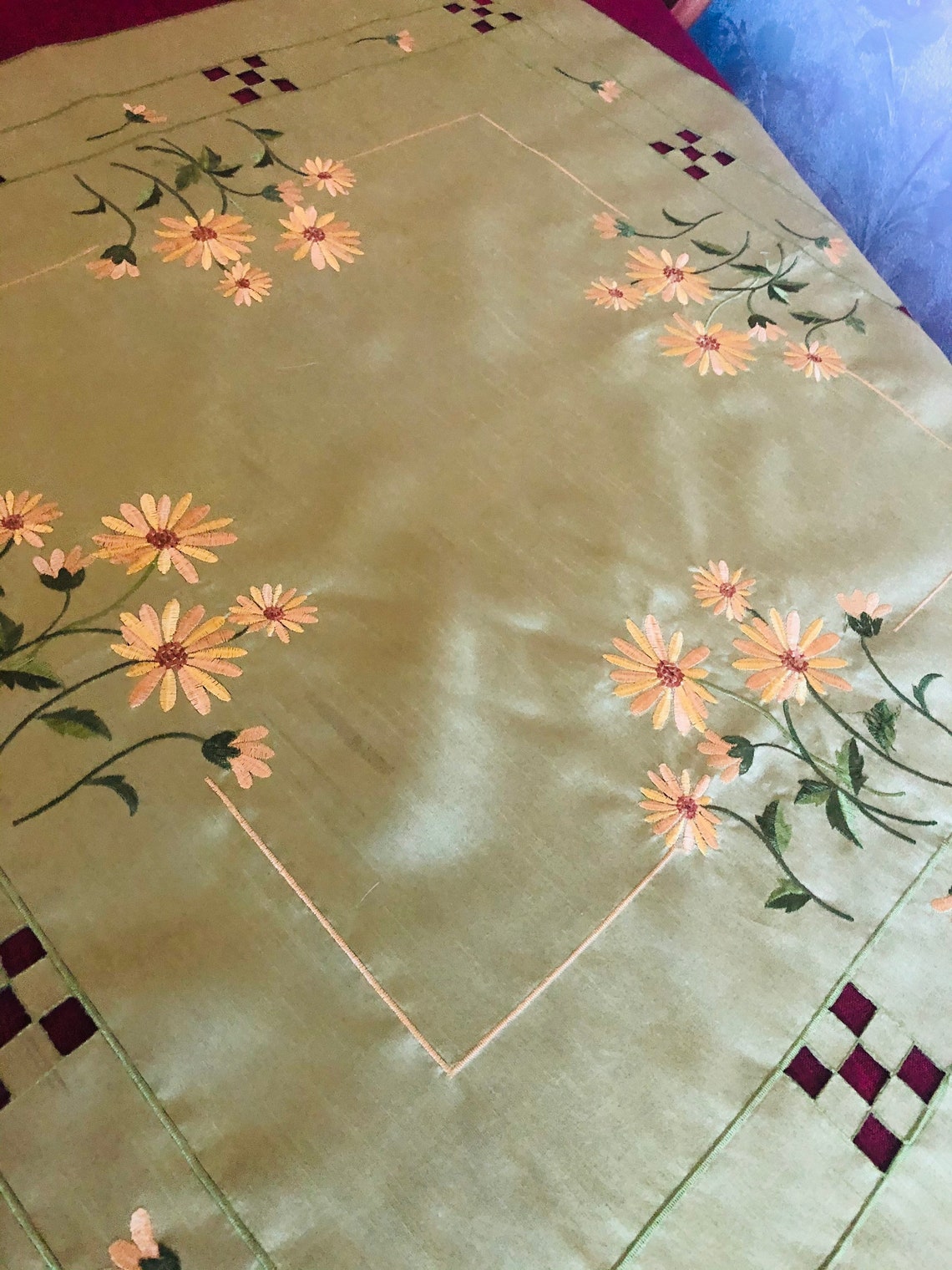 Vintage green tablecloth with embroidered yellow daisies Etsy