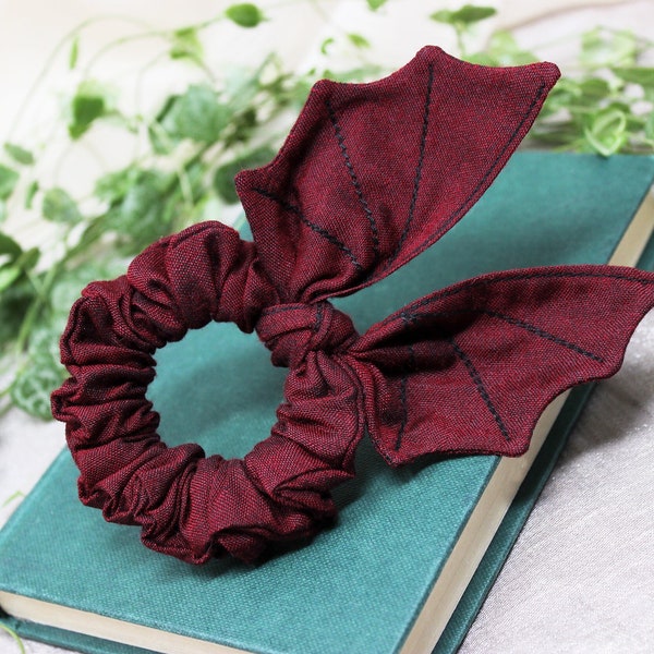 Bat wings scrunchie / Dark red scrunchie / Dragon scrunchie / goth scrunchie / dungeons and dragon scrunchie / red scrunchie / Moth and Fae