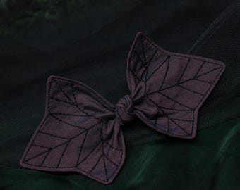 English Ivy hair bow / Plum leaves hair bow, poison Ivy bow, fairy hair bow, elven hair bow, Moth and Fae