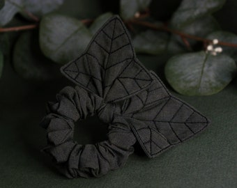 Ivy leaf scrunchie, english ivy scrunchie  / green scrunchie, leaf scrunchie, ecofriendly scrunchie, green witch scrunchie, Moth and Fae