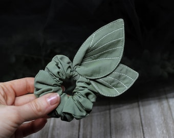 Butterfly wings scrunchie, light green moth wings scrunchie, insect scrunchie, cottagecore scrunchie, fae wings, Moth and Fae