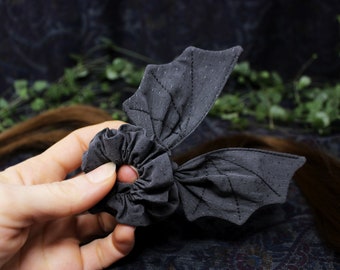 Bat scrunchie, grey bat wings scrunchie with dots / grey scrunchie, goth scrunchie, halloween scrunchie, dark scrunchie