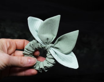 Beetle scrunchie / Light green scrunchie / Scarab scrunchie / goth scrunchie / insect wings scrunchie /  scrunchie / Moth and Fae