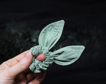 Small wings scrunchie, small light green fabric cicada scrunchie  / fairy wings, insect wings scrunchie, cicada wings, Moth and Fae