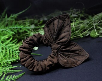 Small scrunchie, small brown leaf scrunchie  / autumn scrunchie, foliage scrunchie, cottagecore leaves scrunchie, Moth and Fae