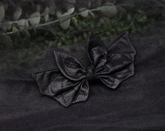 Bat hair bow / Black bat hair bow (glossy fabric) / Black bat hair clip / bat wings / goth hair clip / witchy hair bow, goth hair