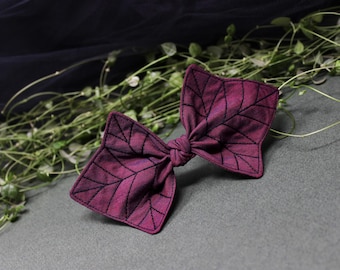 English Ivy hair bow / dark magenta leaves hair bow, dark pink hair clip, Ivy bow, fuschia hair bow, elven hair bow, Moth and Fae