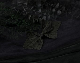 English Ivy hair bow / dark green leaves hair bow, green hair clip, Ivy bow, green witch, elven hair bow, Moth and Fae