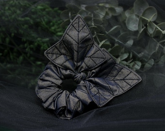 Ivy leaf scrunchie, english ivy scrunchie / brown-grey scrunchie, leaf scrunchie, plant scrunchie, goth scrunchie, Moth and Fae