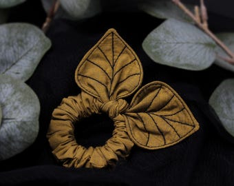 Small leaf scrunchie, small ocher scrunchie  / yellow leaves scrunchie, gold leaves scrunchie, plant scrunchie, by Moth and Fae
