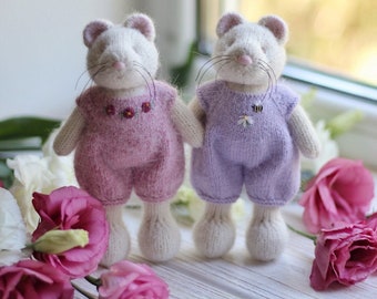 Knitted couple of dressed mouse - Handmade stuffed mouse rat toy is clothes - I temporarily DONʼT ACCEPT ORDERS for toys