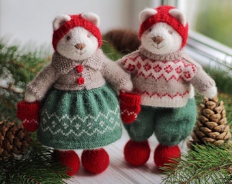 Knitted couple of bears in Christmas style - Christmas teddy bear toy in red and green - I temporarily DONʼT ACCEPT ORDERS for toys