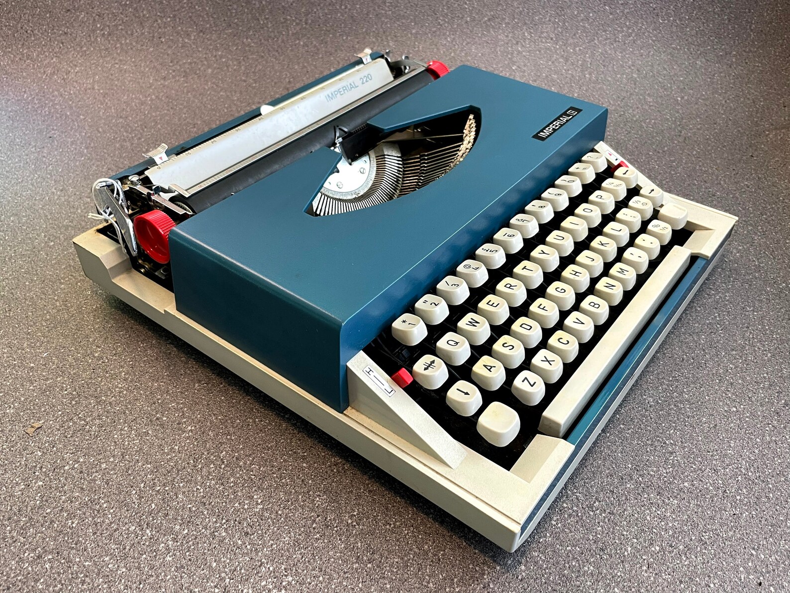Máquina de escribir manual Vintage Imperial 220 con