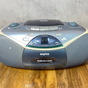 Sanyo MCD-ZX500 Portable Boombox Radio, CD, Cassette Tape Player