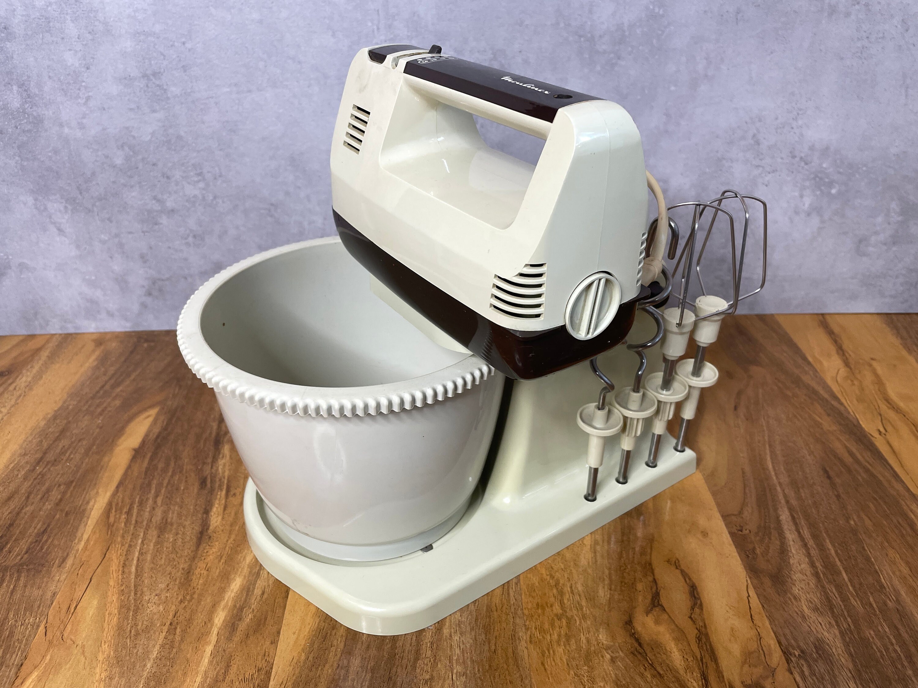 automatic hand mixer