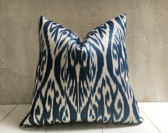 Musesh ikat floral damask cobalt blue and white Cushions Case Throw Pillow Cover For Sofa Home Decorative Pillowslip Gift Ideas Household Pillowcase Zippered Pillow Covers 20X30Inch 
