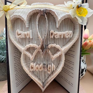 Trio de coeurs, carte commémorative, modèle de pliage du livre, combinaison de coupe et de pliage, modèle de 450 à 500 pages, envoyé par courriel lorsque fait