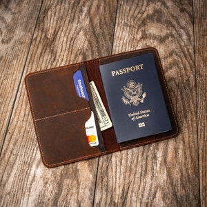 Leather passport holder, personalized passport holder, passport wallet, passport cover, leather wallet, man wallet, Father&#39;s day gift