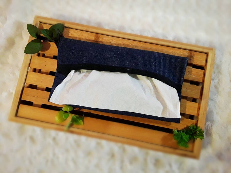 Large handkerchief pouch