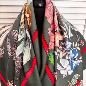 Hermes Carre 90 Scarf Regina RARE