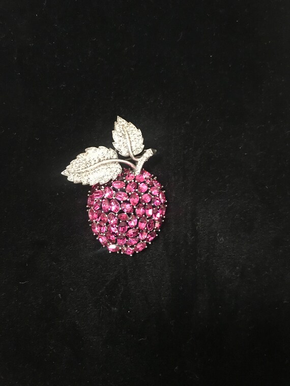 Rare 1950's Trifari Dangling Apple Fuchsia Pin/Bro