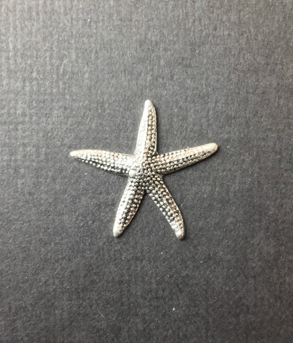 金属製 魚の彫刻 シルバー 46634 - 3 Pc Small Starfish Jewelry Finding Matte Silver Ox - Etsy