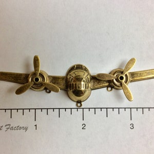 57863 Vintage Style Flugzeug Ornament Charm Stanzen w / Messing oxidiert