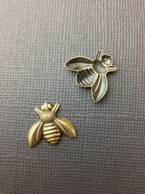 35483         4 Pc Brass Oxidized Bee Hive Jewelry Finding Charm 