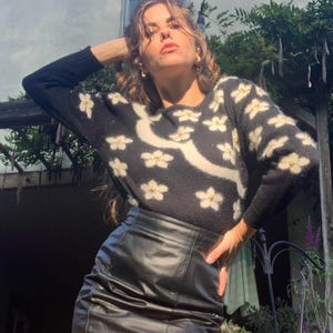 80s sweater: black & white flower