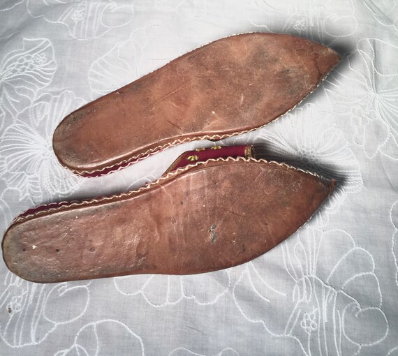 Pointy slippers - image 4