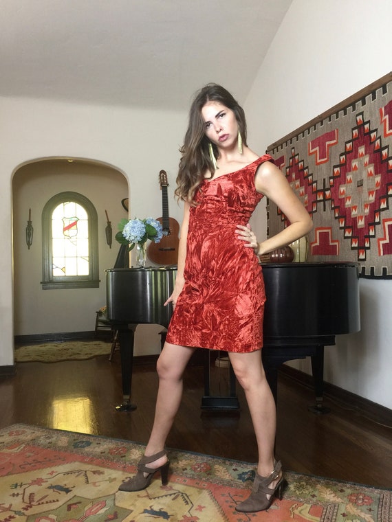 80s dress : Crushin in red velevt - image 2