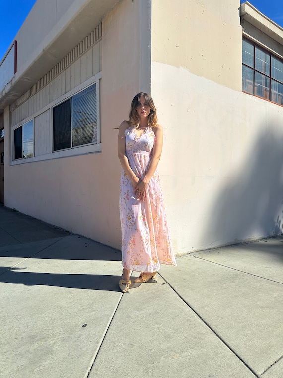 70s style halter dress 70s Vintage Halter Maxi Dress Long Gown Boho Music Festival Beach Wedding 1970s Hippie Style