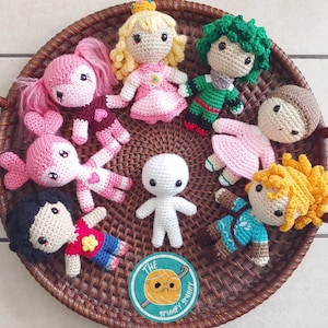 Classic Doll Base Amigurumi Crochet Pattern// No-Sew 7&#39;&#39; Chibi Crochet Plush // DIY // Custom Character OC DND