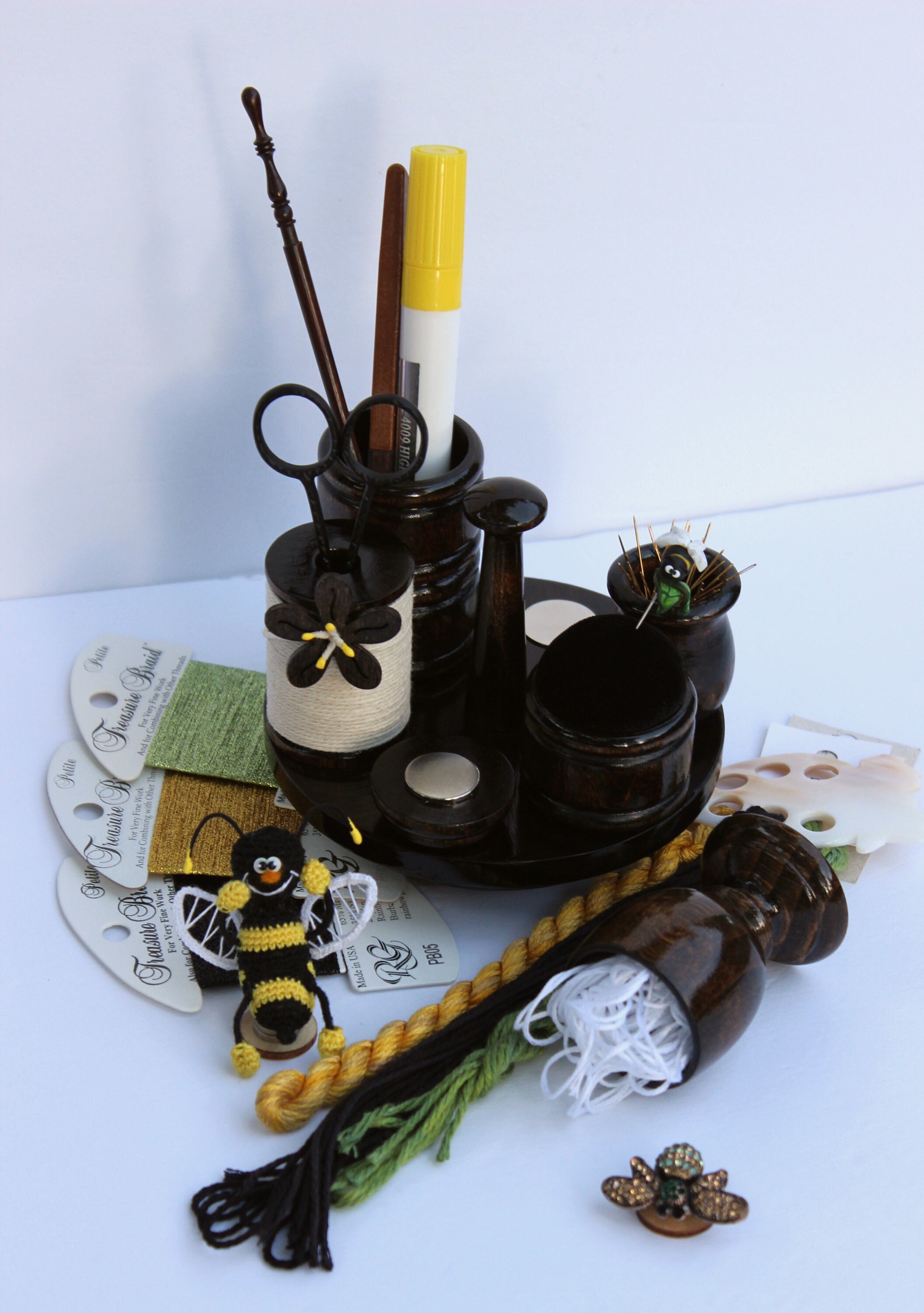 Wood Bee Organizer Caddy Needle Minder Pin Cushion Scissors Holder ...