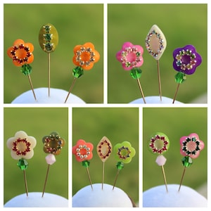Counting  pins. Just perfect for the  cross stitcher, sewer, quilter, cardmaker or scrapbooker on your gift-giving list.