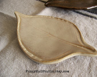 Handmade Pottery Leaf Trinket Dish Pottery Candy Dish Candy Tray Nature Themed Pottery Dressing Table Ring Dish Soap Dish Fall Leaf