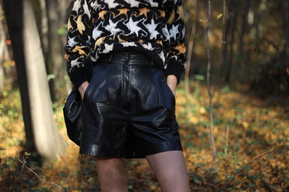 Vintage 90s high waist leather shorts Front pleate