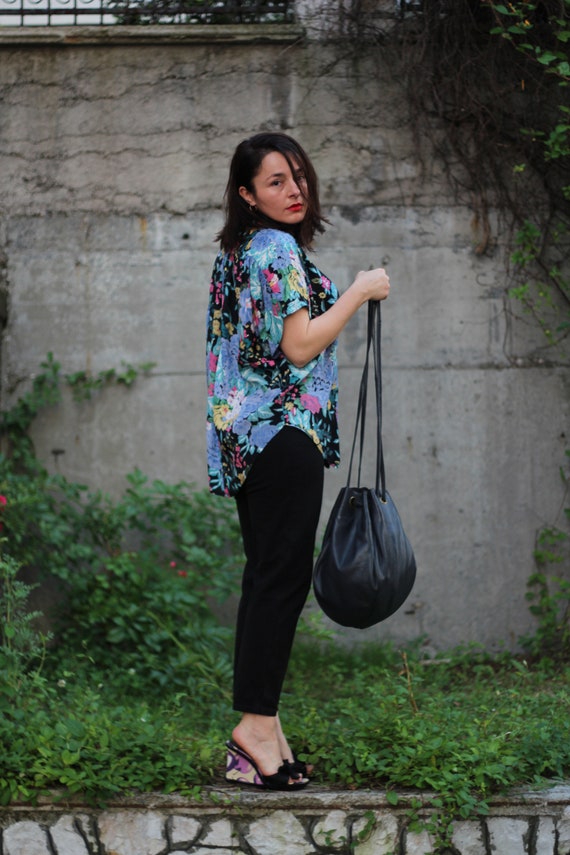 Vintage 80s leather bucket bag Drawstring leather