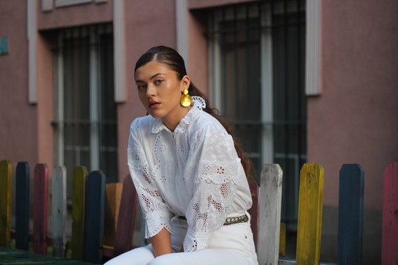 Vintage 80s white puff sleeve embroidered eyelet b