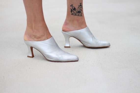 Vintage 80s pointed toe leather silver heeled mule