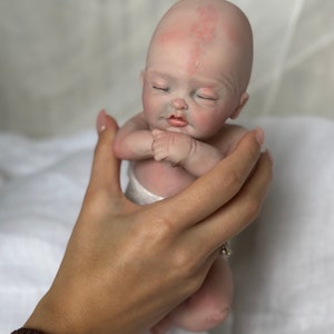 AISITE Full Silicone Baby Doll Girl - 18 Inch Realistic Reborn Baby Dolls  Silicone Full Body Newborn Sleeping Girl (Eyes Closed)