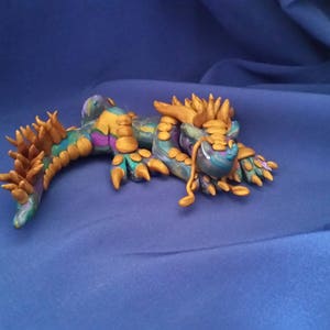 OOAK Tie-Dye Schlafender Drache
