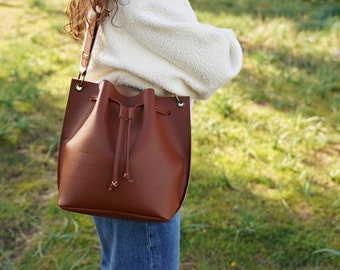 Leather Bucket Vegan Hobo Bag,Drawstring Pouch,Women Shoulder Purse,Tote Bag,Crossbody Cinch Handbag,Messenger,Water Resistant Ladies Bag