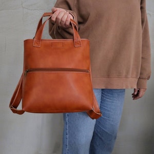 Petit sac fourre-tout convertible, sac à main en cuir végétalien cognac, sac à bandoulière fait main, sac à main anti-cruauté, sac résistant à l'eau