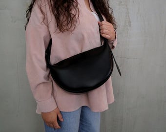 Black Crescent Bag,Dumpling banana bag,Sling slouchy women bag,Crossbody messenger purse,Half moon crescent bag,Gift for women,Vegan Handbag